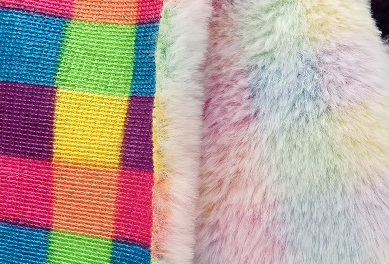 500 mg 160 cm Tessuto peluche con stampa di pelliccia di coniglio scozzese colorata