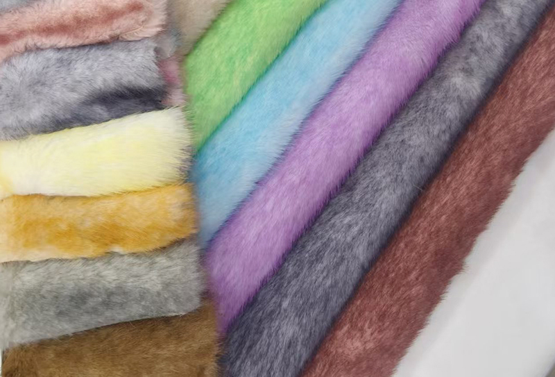 Tessuto in pelliccia di volpe imitazione visone arcobaleno addensato da 700 g, 165 cm, adatto per cappotti/bambole/coperte per la casa Tessuto in pelliccia di volpe imitazione visone arcobaleno addensato da 700 g, 165 cm, adatto per cappotti/bambole/coperte per la casa