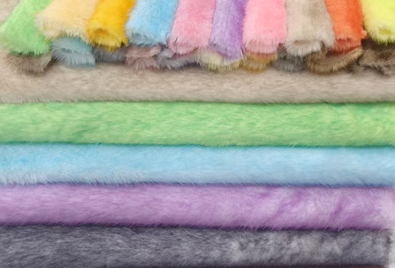 Tessuto in pelliccia di volpe imitazione visone arcobaleno addensato da 700 g, 165 cm, adatto per cappotti/bambole/coperte per la casa Tessuto in pelliccia di volpe imitazione visone arcobaleno addensato da 700 g, 165 cm, adatto per cappotti/bambole/coperte per la casa