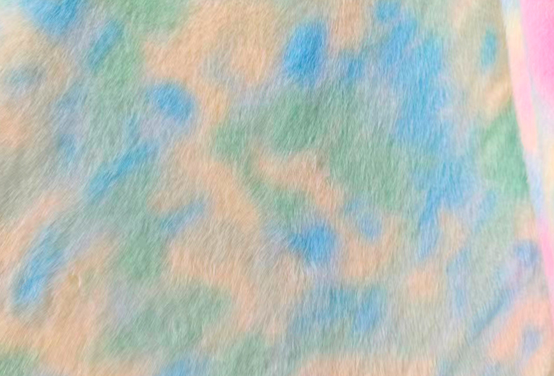Tessuto in finto visone color arcobaleno con stampa visone europeo da 500 g/m² Tessuto in finto visone color arcobaleno con stampa visone europeo da 500 g/m²