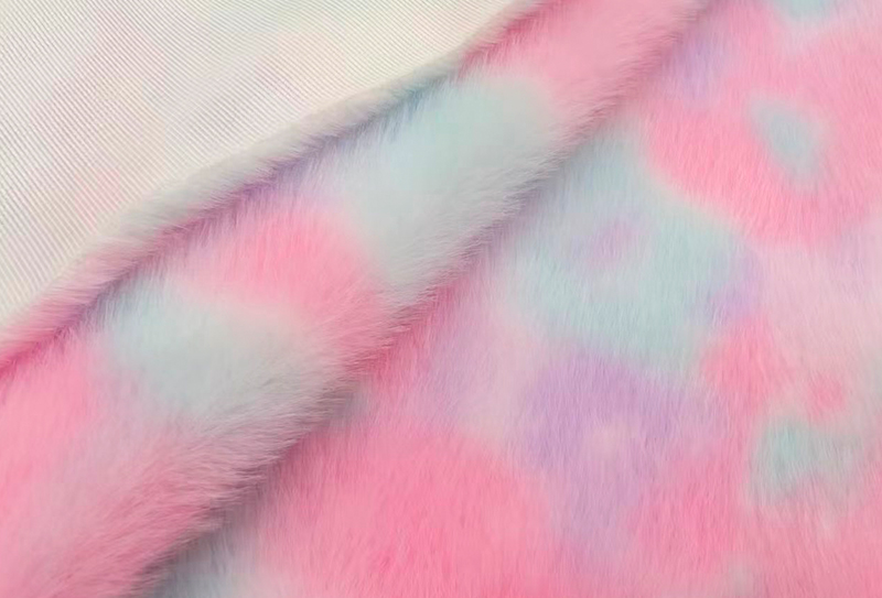 Tessuto in finto visone color arcobaleno con stampa visone europeo da 500 g/m² Tessuto in finto visone color arcobaleno con stampa visone europeo da 500 g/m²