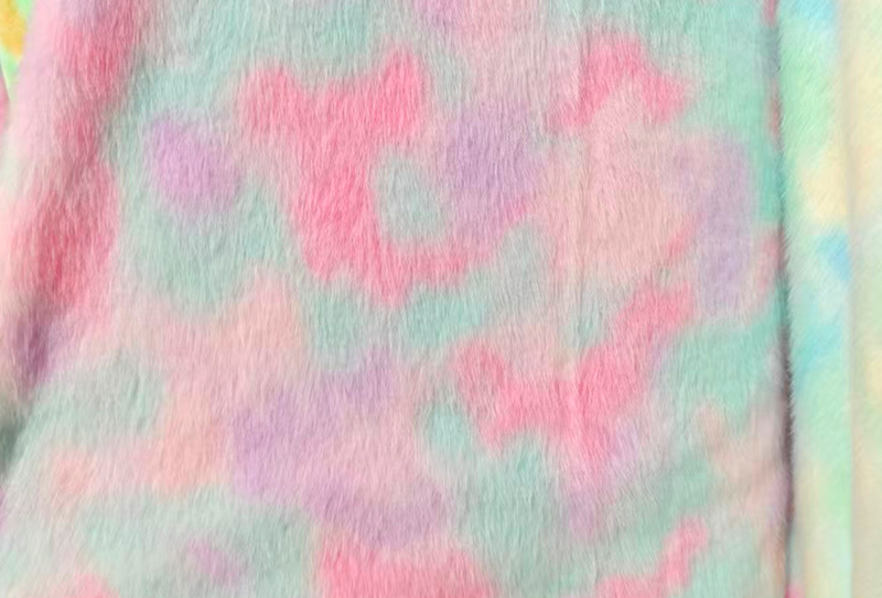 Tessuto in finto visone color arcobaleno con stampa visone europeo da 500 g/m² Tessuto in finto visone color arcobaleno con stampa visone europeo da 500 g/m²